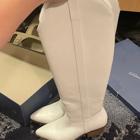 Universal Thread White Heeled Boots - Picture 13 of 17